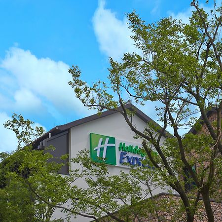 Holiday Inn Express Zhejiang Qianxia Lake, an IHG Hotel Qingtian Bagian luar foto